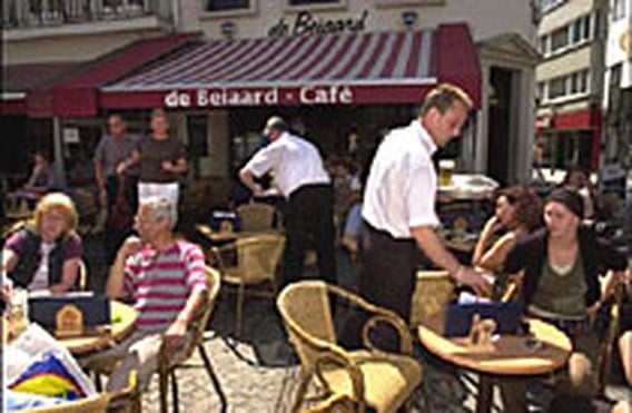 Personeel horeca en kledingzaken slechtst betaald