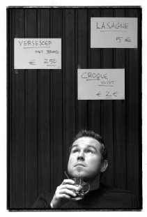 Dimitri Van Zeebroeck: ,,Ik probeer een tijdloos portret te maken van mensen die me boeien.'' <br><br><!--para1-->