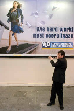 De VLD verkwanselde haar marktleiderschap en viel terug op haar PVV-achterban van zelfstandigen en ondernemers.