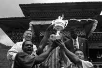 In ,,The other final'' strijden de ministaatjes Buthan en Montserrat om de titel van het slechtste voetbalteam ter wereld.