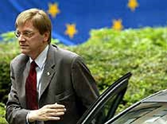 Verhofstadt geen kandidaat Commissievoorzitter meer