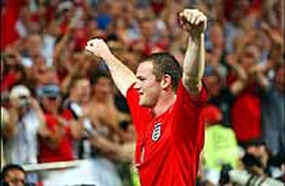 Wayne Rooney breekt middenvoetsbeentje 