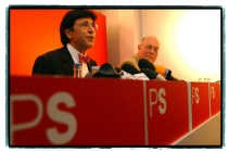 PS-voorzitter Elio Di Rupo (l.) laat niet in zijn kaarten kijken over zijn persoonlijke plannen, maar zijn partijgenoot Charles Picqué wordt zeker minister-president van het Brussels Gewest.