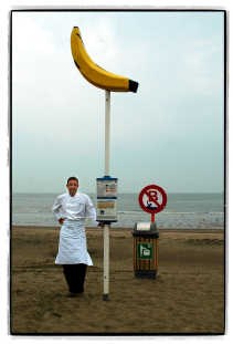 ,,Knokke zal altijd een mondaine badplaats blijven'', weet Van Den Berghe, ,,maar de meeste Knokkenaars zijn supersympathieke levensgenieters.''