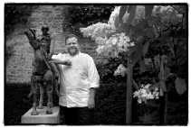 Geert Van Hecke in de tuin van De Karmeliet.