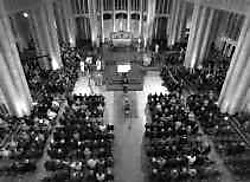 Een duizendtal mensen woonde de plechtigheid in de basiliek van Koekelberg bij.