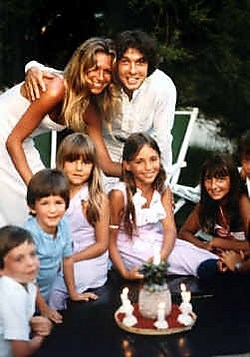 Toen twaalf, nu 37: de Française Alexia met familie.