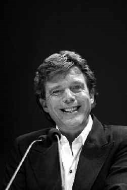 John de Mol heeft radiostations in Nederland, Denemarken en nu ook België.