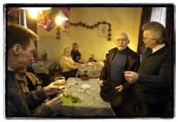 Jef Geeraerts opende gisteren de leesclub. ,,Niemand verwacht zoiets op de negende verdieping van een flatgebouw.''