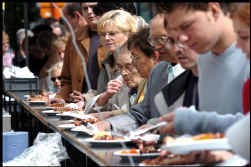 Barbecues en privé-feesten vormen een risico op voedselvergiftiging.