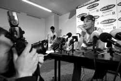 ,,Tom Boonen won niet alleen vaak, hij is ook jong, aantrekkelijk en communicatief. Dat hij aanslaat bij de vrouwen is voor ons belangrijk. Want zij beslissen veelal over de aankoop van wooninrichtingproducten'', zegt Philiep Caryn van sponsor Quick Step.
