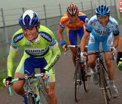 Danilo Di Luca greep zijn tweede klassieke overwinning, na de Ronde van Lombardije 2001.