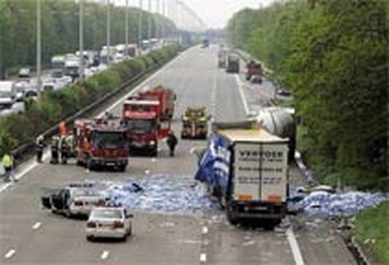 Twee Doden Bij Zwaar Ongeval Op E40 In Sterrebeek De Standaard