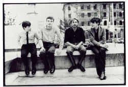 Joy Division: Bernard Sumner, Ian Curtis, Peter Hook en Stephen Morris.