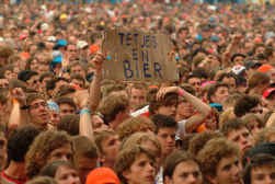 Gezien tijdens het concert van 't Hof van Commerce.