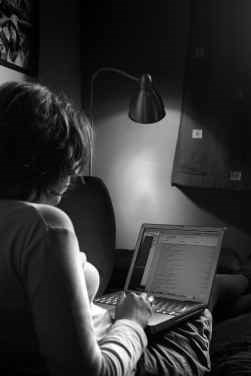 ,,Ouders controleren het internetgedrag van hun kinderen te weinig. Controleren betekent niet meekijken, maar wel erover praten'', zegt Marjan Gerarts.