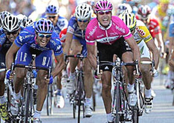 Erik Zabel wint Parijs-Tours bij afscheid aan T-Mobile 