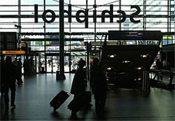 Totaal rookverbod op Schiphol in 2008
