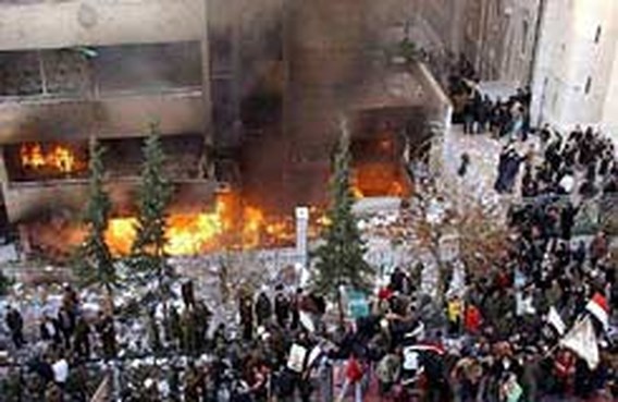 Deense ambassade in Beiroet in brand gestoken