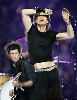 De Rolling Stones op de Super Bowl: de blote buik van Mick Jagger (rechts) was oké, zijn cock niet.