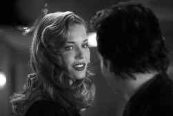 Connie Nielsen als femme fatale.