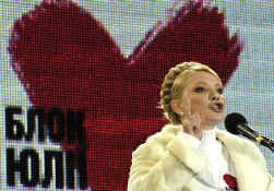 Julia Timosjenko: ,,Onder Janoekovitsj zal ons land opnieuw wegzinken in zijn donkerste Sovjetverleden.''