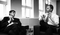 Marino Keulen (rechts, naast Marc Bossuyt): ,,In het buitenland zijn gelijkaardige initiatieven vroegtijdig stukgelopen. Dat kwam omdat men daar telkens vertrok vanuit de eigen waarden en normen.''