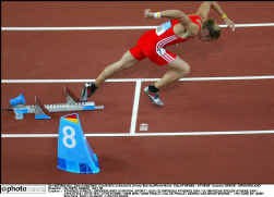 ,,De Senegalezen begrijpen atletiek niet: ze waren niet stil bij de start'', zegt Cédric Van Branteghem, die vijfde werd op de 400 meter.