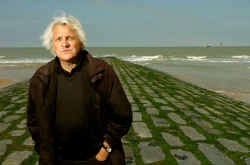 Jan Beirens woont in Knokke en heeft een band met de zee, wat in zijn gevangenisboek vaak aan bod komt.