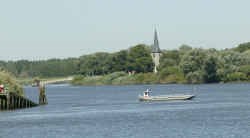 Het gemeentebestuur beseft dat het watertoerisme voor Sint-Amands erg belangrijk is.
