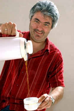 Stadsgids Danny De Saedeleer met een ,,zjat kaffee''.