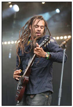 Michael Franti kreeg een breder publiek na zijn verblijf in Irak.
