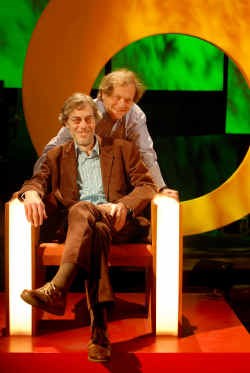 Marc Reynebeau en Rik Torfs: ,,Mensen die het ongepast vinden om je bezig te houden met zoiets populairs als televisie, het blijft ons verbazen.''