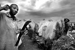 Eén op de vier van de ruim 300.000 teruggekeerde vluchtelingen uit Congo en Tanzania heeft in Burundi geen plek, geen huis, geen akker en dus eigenlijk geen leven.