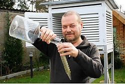 Eddy Corthals: ,,Als foto's stormweer, overstromingen, sneeuwval of hagelbuien weergeven, maken ze het meeste kans te worden getoond.'' Emiel Vermier