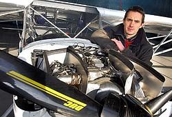 ,,Het algemene principe van de motor lijkt op dat van een motor van een Volkswagen,, zegt Russel Pescod. <br>Patrick Holderbeke