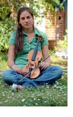 Kirsten Raeymaekers speelt al dertien jaar viool en brengt zaterdag haar eerste recital onder pianobegeleiding.<br> llt