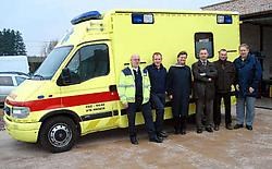 Rik en Stijn Goossens van HAD, burgemeesters Verhaegen en Peetermans, dokter Van der Mieren van Ramsel en dokter Vermeulen, voorzitter van de commissie voor erkenning van dringend medisch vervoer. rr<br>