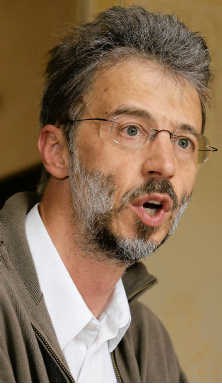 Maurits Deridder: 'Dat één vezeltje asbest volstaat voor kanker<br> is larie.'<br>Frederiek <br>Vande Velde