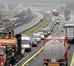 De aannemer is vroeger dan voorzien begonnen aan de werken op de E403. De Vlaamse overheid vergat dat aan de stad Torhout te melden. Michel Vanneuville