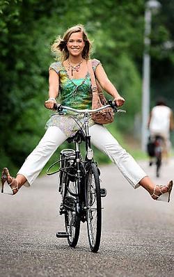 Virginie Claes houdt van de kleinschaligheid van Hasselt: ,,Met de fiets ben ik dadelijk overal.'' <br> Yorick Jansens<br>