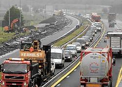 De aannemer is vroeger dan gepland begonnen aan de werkzaamheden op de E403. Michel Vanneuville<br>