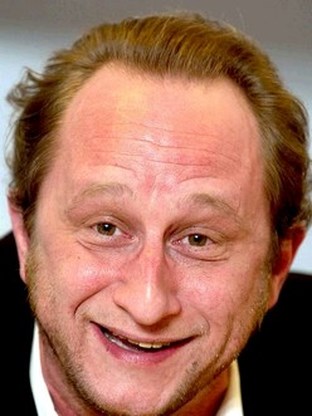 Benoît Poelvoorde ramt gevel