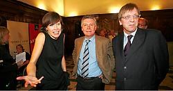Op 8 oktober 2006 hadden Freya Van den Bossche, Karel De Gucht en Guy Verhofstadt reden tot feesten.Photo News<br>
