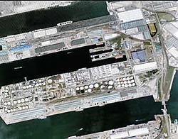 De satellietbeelden van Google Earth, hier van de haven van Antwerpen, zijn vrij te raadplegen.photo news<br>