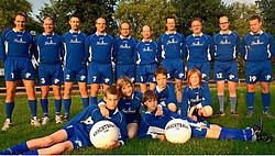 Helios Halle startte met een jeugdploeg. Deze jongeren op de voorgrond zijn alvast overtuigd dat krachtbal een leuke sport is.Yvan De Saedeleer<br>