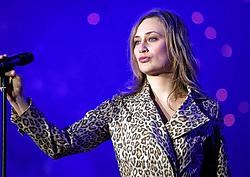 Tien jaar geleden vervoegde Geike Arnaert de groep Hooverphonic. Behoorlijk snel was het duidelijk dat de zangeres een aanwinst was. Belga