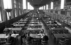 Wij geloven in een universiteit die ook de vrijheid krijgt om afstand te nemen en te reflecteren. photo news