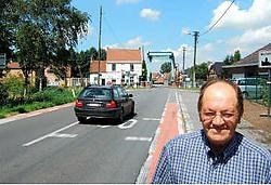 Schepen Lucien De Block wil zo snel mogelijk werk maken van de aanleg van een fietspad langs de N449.emt