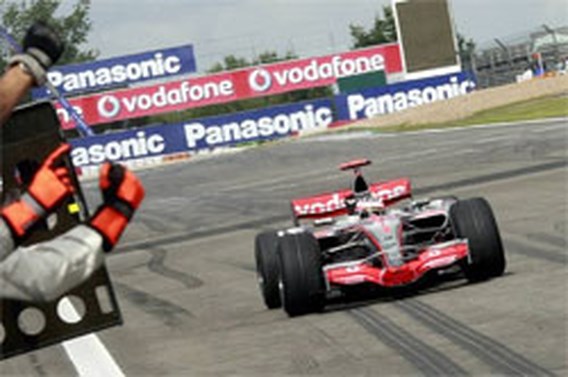 Alonso is pole-positie kwijt